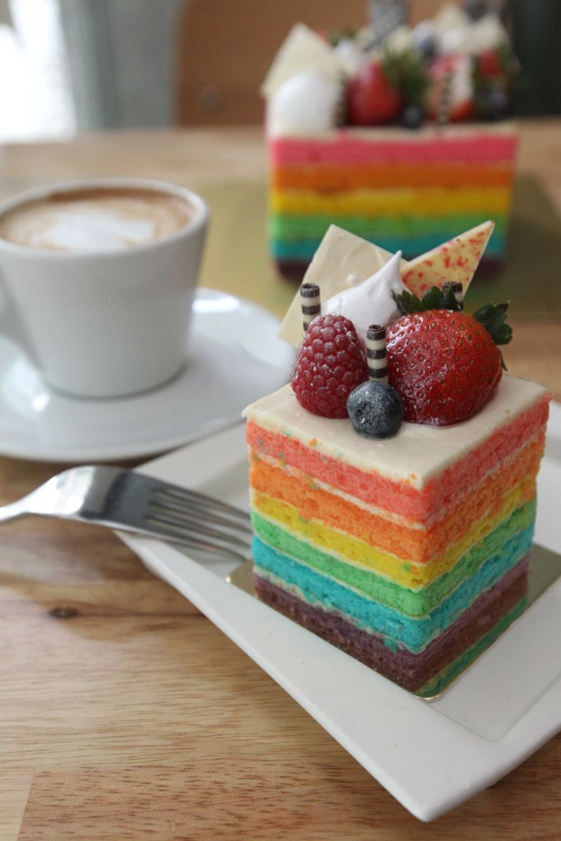 26324546 - 01_10_2014 - Rainbow Cake