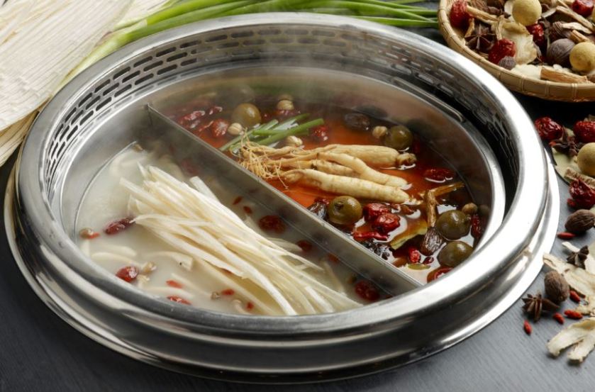 Twin Flavours Broth鸳鸯锅 ($26)