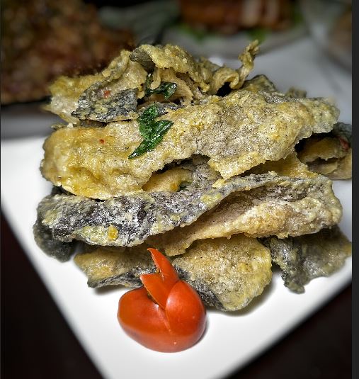 母亲节特色四宝拼盘之招牌咸蛋鱼皮蜇。