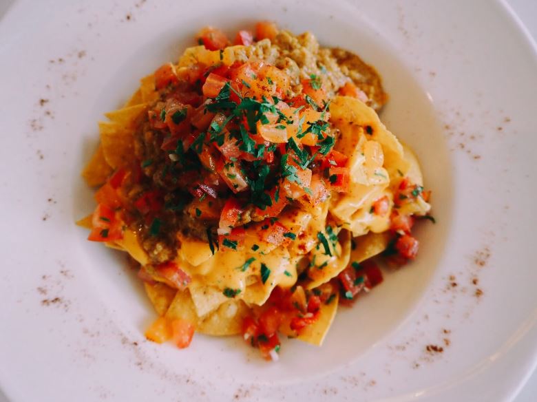 CHEESY GOLDEN PORK RENDANG NACHOS
