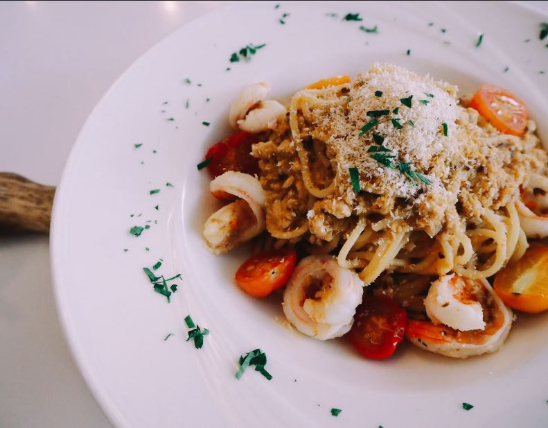 CLASSIC PRAWN AND CHICKEN LAKSA SPAGHETTI