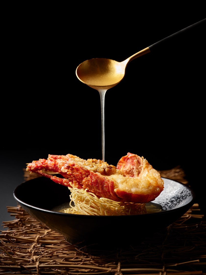 Crispy Noodles with Baby Lobster (浓汁小龙虾脆面)