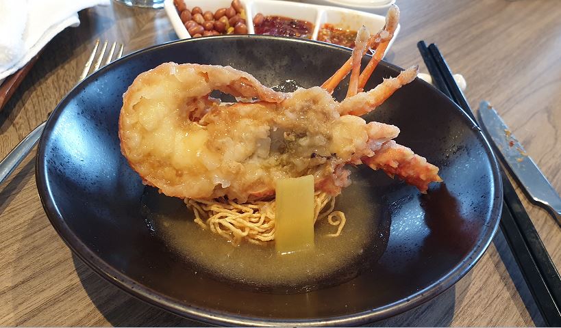 上汤焗小龙虾脆生面