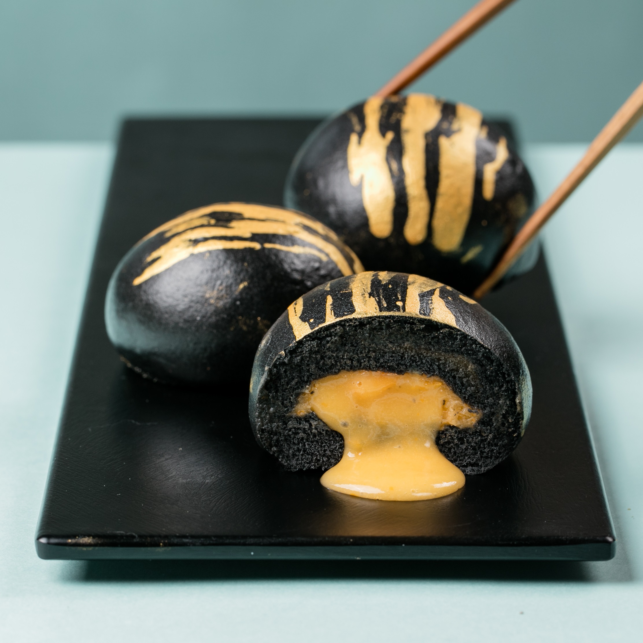 Social Place - Charcoal Custard Bun 黑金流沙($8.80)