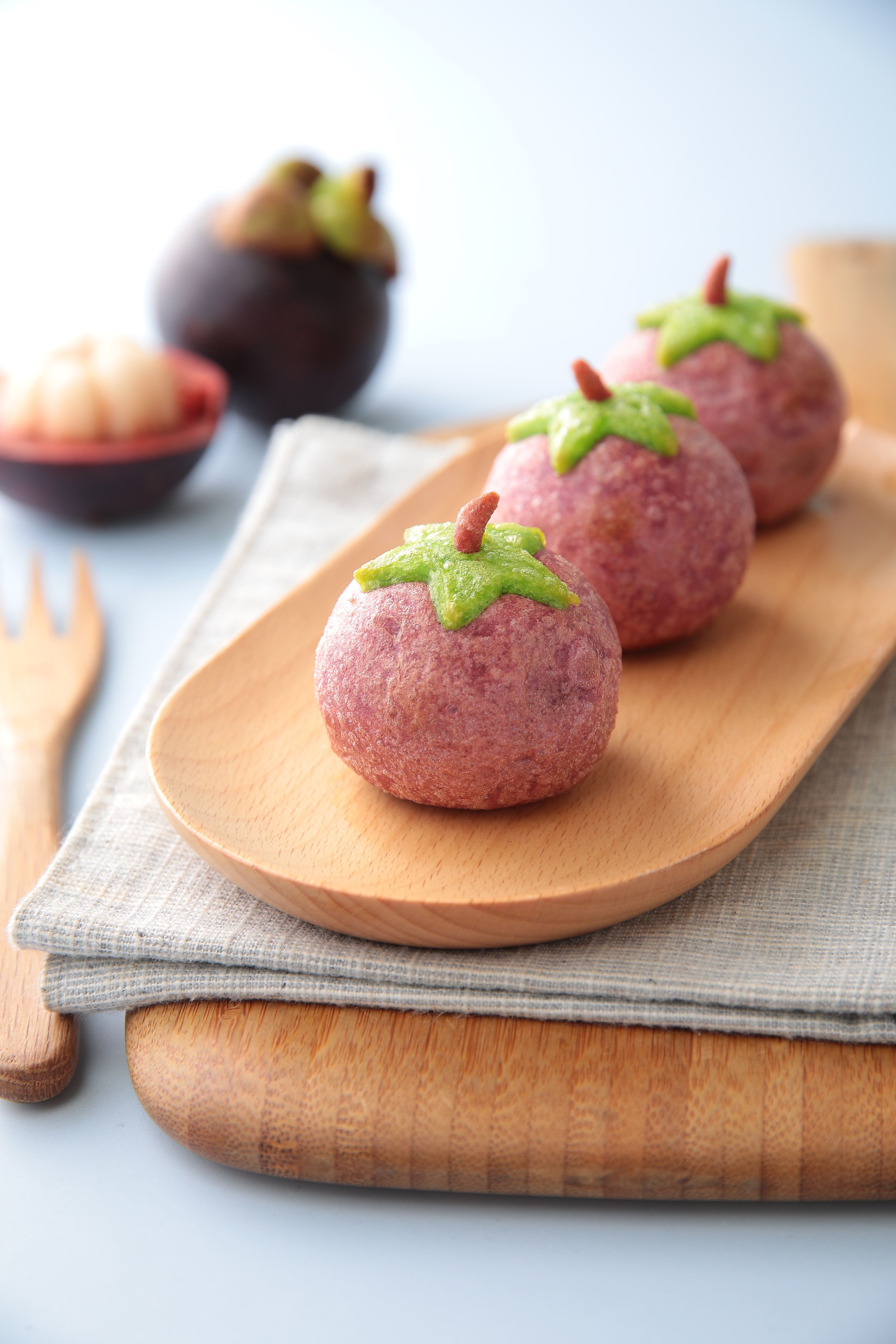 Social Place - Deep Fried Lobster Glutinous Puffs 非常山竹（龙虾汁，蟹肉) ($7.80)