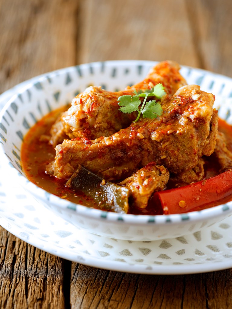 This image has an empty alt attribute; its file name is the-blue-ginger-pork-ribs-assam.jpg